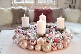 Adventskranz Aus Weihnachtskugeln Selber Machen Weihnachtskugeln Deko Kranz Weihnachten Deko Weihnachten Adventskranz