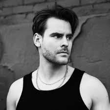 Donovan Kelley's Instagram, Twitter & Facebook