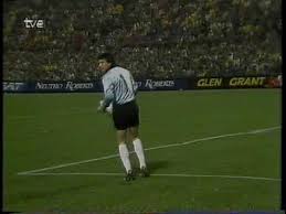 Nel 1989 il meraviglioso milan di arrigo sacchi frantuma la resistenza del real madrid. Ac Milan Real Madrid 1988 1989 Full Match Youtube