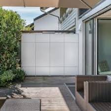 Terrassenschrank Win Wetterfest Uv Bestandig Als Abtrennung Auf Terrasse Doppelhaus Moderner Balkon Veranda Terrasse Von Design Garten Alfred Hart Design Gartenhaus Balkonschrank Gartenhaus