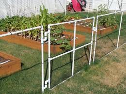 Some types are used for specific purposes, and other types are completely ornamental, and which one you will need depends on why you want to build the fence to begin with. Inexpensive Diy Garden Fence Ideas Morflora