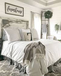 53 Cozy Farmhouse Master Bedroom Decorating Ideas Matchness Com Rustic Farmhouse Bedroom Farmhouse Bedroom Decor Modern Farmhouse Bedroom