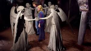 Para quem não conhece, doctor who é uma série de ficção científica da bbc. The Weeping Angels Attack Blink Doctor Who Youtube