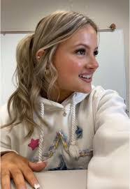 Candice Neal's Instagram, Twitter & Facebook