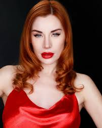 The Vamp”. Favorite little moment from the short film by Thomas Joly.  #vancouver #vancouverfilming #vancouverartist #vancouveractress  #vancouverartist #shortfilm #vancouvershortfilm #addiction