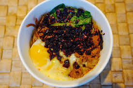 We decided to head back to the source of chilli pan mee, kl, to find out which store has the best bowl of noodles. Eat Drink Kl Mak Cik Wong Chili Pan Mee Delivery