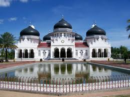 Kitab negarakertagama kitab negarakertagama atau kitab desawarnana adalah kitab sastra jawa yang menjadi sumber berita sejarah kerajaan majapahit yang paling utama. 7 Tempat Wisata Sejarah Terbaik Di Indonesia Tokopedia Blog