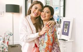 Maybe you would like to learn more about one of these? Tyna Kanna Mirdad Menghilang Usai Isu Selingkuh Sosok Kakak Cantik Ikut Disorot