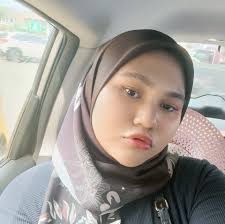 Nadia Azmi updated her profile picture.