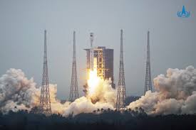 Des épaves de la fusée longue marche 5b, qui a permis de mettre en orbite un module de la future station spatiale chinoise, vont redescendre sur terre de. La Premiere Fusee Reutilisable Chinoise Long March 8 A Fait Son Vol Inaugural