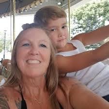 Vickie Stinnett's Instagram, Twitter & Facebook