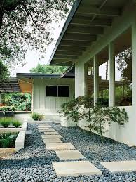 And welcome your guests with traditional style! 33 Relaxing Japanese Inspired Front Yard Decor Ideas Digsdigs