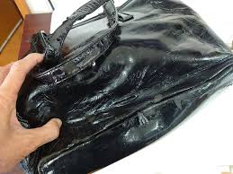 合成皮革、ポリウレタン樹脂の劣化はどこまでできるのか？解答します。 | 洋服、靴、鞄の修理、寸法直し｜浜松市のレッツリフォーム