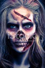 ⬇ descargue fotos de zombie mujer ✔ gran banco de imágenes de stock ▶ millones de fotos sin royalties de la mejor calidad a precios asequibles. Mujer Zombie Fotografias De Stock Freeimages Com
