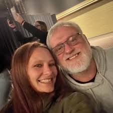 What part-time jobs in Muncie can accommodate health issues and 20-25 hours  of work per week?