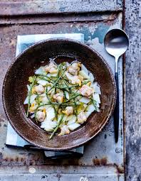 Bouillon Cotier Coques Et Salicornes Pour 4 Personnes Recettes Elle A Table Recette Recettes Poissons Et Fruits De Mer Recettes De Cuisine Recette Cuisine Facile