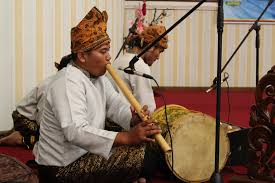 Uniknya kekayaan budaya ini digali dari daerah daerah di indonesia asli sehingga nampak ciri khas yang kuat. Infopublik Generasi Muda Pelestari Musik Tradisional