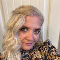 Noelle Moeller's Instagram, Twitter & Facebook