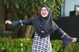 Nah, tapi tahu nggak, dari sekian youtuber indonesia di atas, siapa sih yang jadi youtuber nomor satu di indonesia? Ria Ricis Fans Grup Posts Facebook