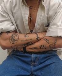 Vantaty 66 sheets 3d small black temporary tattoos for women men waterproof fake tattoo stickers for face neck arm children tattoo temporary flower birds star realistic tatoo kits for boy girls adults. 90 Small Tattoos For Guys Ideas In 2021 Tattoos Tattoos For Guys Small Tattoos