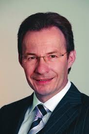 Universität Stuttgart verleiht Ehrendoktorwürde an Michael Macht