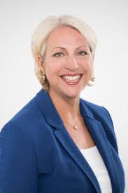 Women seize chances to rise in male-dominated risk management