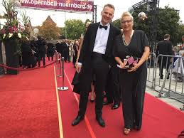Ihre jobsuche nach teppich nürnberg ergab 2 stellenangebote. Viel Glamour Auf Dem Roten Teppich Die Opernball Promis 2018 Nurnberg Nordbayern De