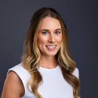 Holly Workman's Instagram, Twitter & Facebook