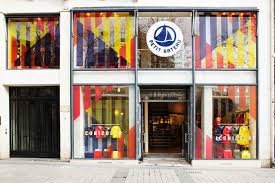Http Lucieconan Com Portfolio Petit Bateau Iconicolor Facade Boutique Petit Bateau Bateau