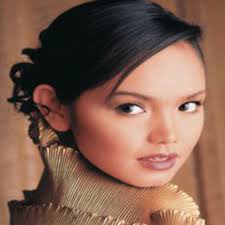 Dato' siti nurhaliza & friends concert (also known as dato' siti nurhaliza & friends concert or simply dato' siti nurhaliza & friends) was a single day concert by malaysian recording artist, siti nurhaliza. The Best Of Siti Nurhaliza Single By Dato Sri Siti Nurhaliza Spotify