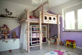 Verschiedene größen ermöglichen auch in kleinen zimmern den traum vom piratenbett und in form eines kombinierten hochbettes. Kinderzimmer Junge Hochbett Caseconrad Com