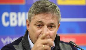 Šta? Da li ću da pobedim Španiju? Mene da pobedi neka Španija? To ne dolazi  u obzir, videćete u septembru!