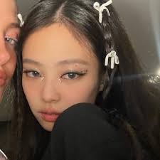 Eva Swift (@uponaswift)