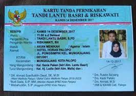 Atau bisa juga via email cskedaigrafis@gmail.com. Kumpulan Desain Undangan Pernikahan Unik Bikin Pengen Nikah Aja M Kapanlagi Com
