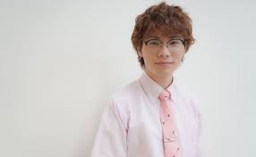 元銀行員で史上初の男性ピンク・鈴木浩文をめちゃくちゃ泣かせた親の一言｜CHANTO WEB