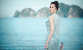 Mới đây, trên trang cá nhân của mình, hoa hậu đặng thu thảo đã gây bất ngờ khi đăng tải loạt bức ảnh gây chú ý khi gương mặt của nàng hậu trông có vẻ mập lên khá nhiều, trông bầu bĩnh và cách đây không lâu, đặng thu thảo lọt top 100 gương mặt đẹp nhất châu á do trang phê bình. Tuá»•i 30 Cá»§a Hoa Háº­u Viá»‡t Nam Ä'áº·ng Thu Tháº£o Máº¹ 2 Con Nhan Sáº¯c Khong Tuá»•i Tin Tá»©c Má»›i Nháº¥t 24h Ä'á»c Bao Lao Ä'á»™ng Online Laodong Vn