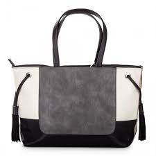 Trouvez livres, caméras, robes de bal, un pc, meubles et plus sur kijiji, le site de petites annonces no. Sac A Main Tricolore A Pompons Femme Us Polo A Prix Degriffe