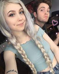 She has gained popularity there for her emo and anime themed makeup, fashion, and beauty tutorials. Linzor On Twitter Do You Guys Have Any Questions For Me And Martin Q A