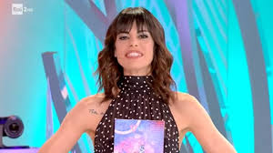 La conduttrice bianca guaccero sfoggia un nuovo look mostrando. Bianca Guaccero Torna A Detto Fatto Per L Addio Ed Elogia Elisa D Ospina