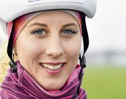 Why would you not want to train your brain? 2017 mountain bike world champion jolanda neff has been working with a mental coach who is helping her manage her emotions. Mountainbikerin Jolanda Neff In Diesem Moment Zahlt Nur Das Leben