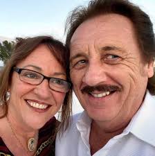 We have 5 days/nights to spend in either St. Petersburg or Anna Maria  Island before we head to AMI for a wedding.... April 2024 break Please help  us decide which location to