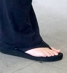 See why other supporters are signing, why this petition is important to them, and share your reason for signing (this will mean a lot to the starter of the petition). Footbandit Creepshot Feet