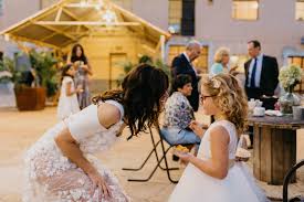 Maybe you would like to learn more about one of these? Boda Finca La Estacion Segovia Vestido Novia Juan Brea 35 A Todo Confetti Blog De Bodas Para Novias E Invitadas