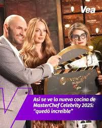 Revista - Para celebrar los 10 años al aire, el reality culinario se  renovó. Claudia Bahamón presentó el nuevo escenario donde 22 famosos  pondrán a prueba sus habilidades gastronómicas. 👇🏻👩🏻‍🍳 | Facebook