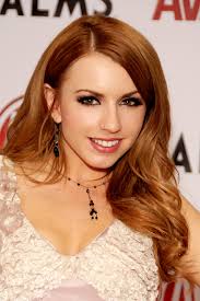 Lexi crouch struggled with anorexia for 15 years after a cruel playground slur. Lexi Belle Vikipedi