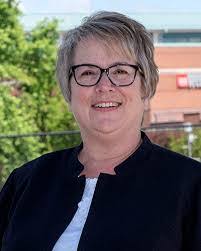 Sue Bateman's Instagram, Twitter & Facebook