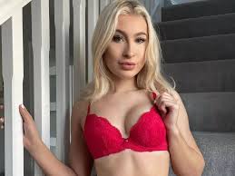 Astrid Wett pies rival Elle Brooke by announcing shes going to fight AJ  Bunker - Daily Star