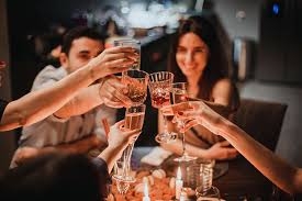 Fill your rehearsal dinner with tranquil, tropical vibes by hosting a backyard luau. Everything You Need To Know About The Rehearsal Dinner Toast The Plunge