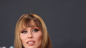 Jesse Cash's Instagram, Twitter & Facebook