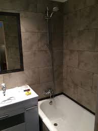 Cambiar Bañera Por Ducha Leroy Merlin Reforma De Bano Sin Obras Con Vinilo Para Paredes Vinilos Para Banos Reformar Bano Sin Obra Pared Vinilo